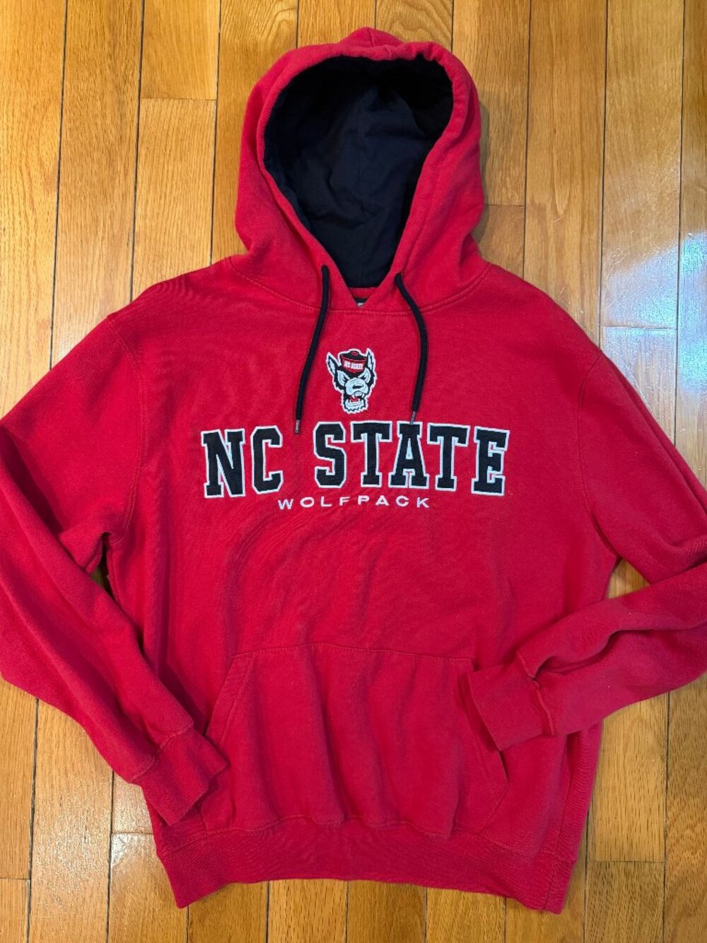 NC State Wolfpack Hoodie Colosseum Athletics Red Embroidered Mens Medium